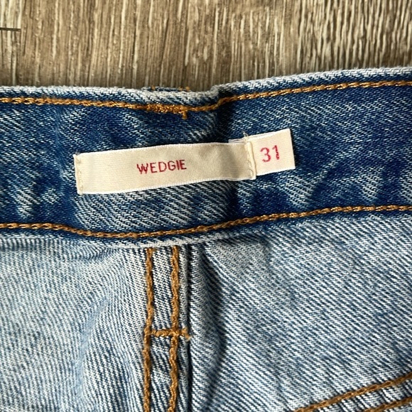 Levi's Womens Wedgie Jeans High Rise Ankle Length Fray Raw Hem Size 31 blue - Picture 2 of 8